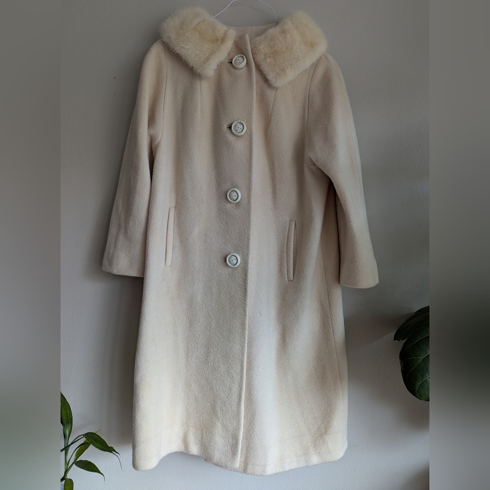 Glorious Vintage Creme Fur-Collared Wool Coat